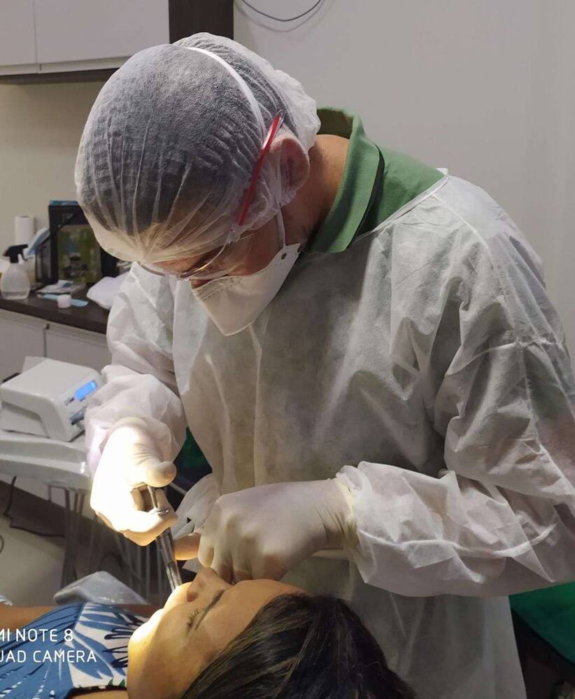 Dr. Araújo Júnior estudando técnicas e certificações